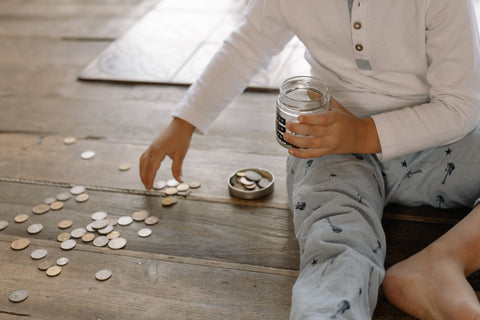 Cómo enseñar a tus hijos sobre el dinero para que nunca tengan que empezar de cero